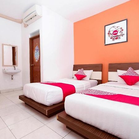 Oyo 1251 Residence 8 Semarang Exterior foto