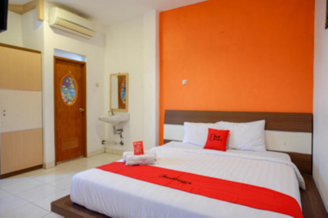 Oyo 1251 Residence 8 Semarang Exterior foto