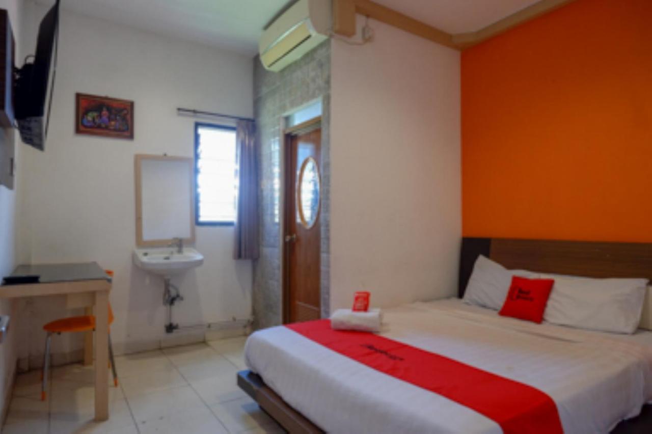Oyo 1251 Residence 8 Semarang Exterior foto