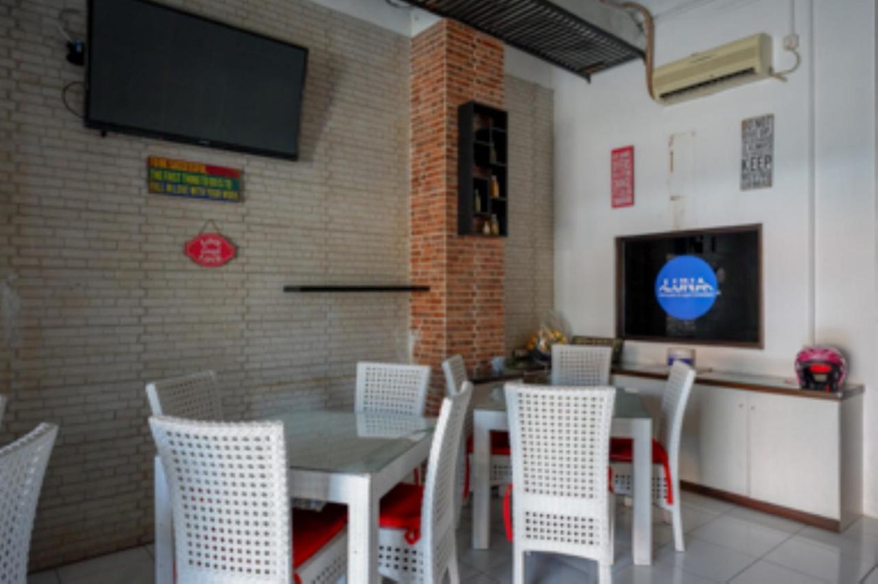 Oyo 1251 Residence 8 Semarang Exterior foto