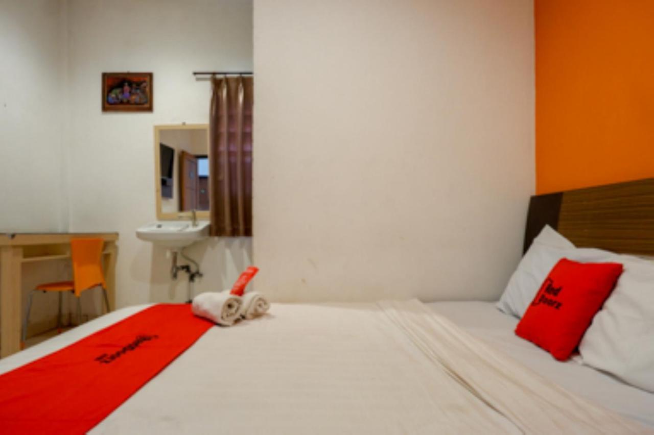 Oyo 1251 Residence 8 Semarang Exterior foto