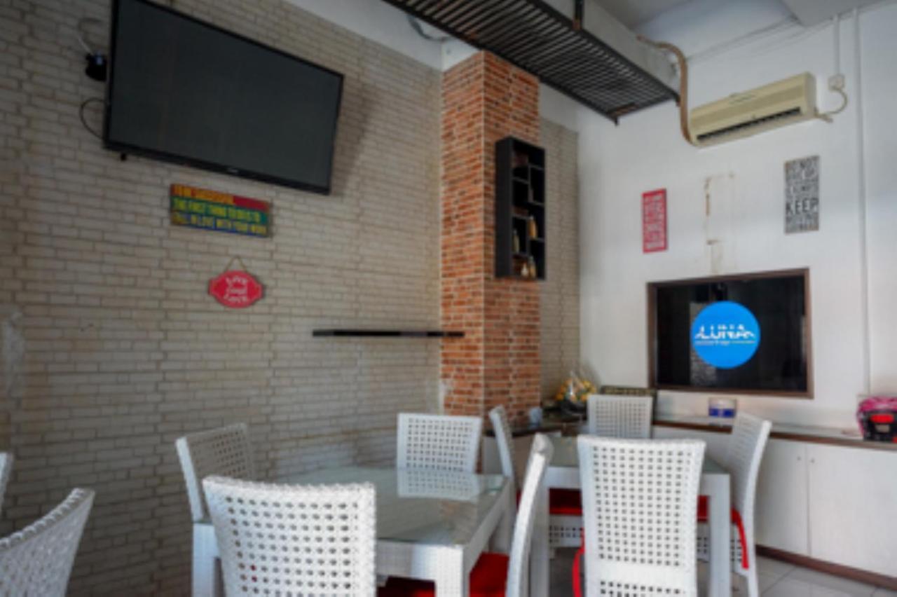 Oyo 1251 Residence 8 Semarang Exterior foto