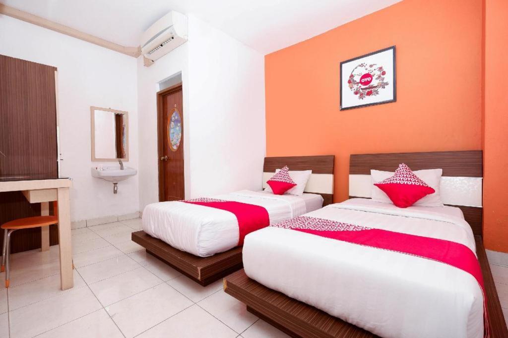 Oyo 1251 Residence 8 Semarang Exterior foto