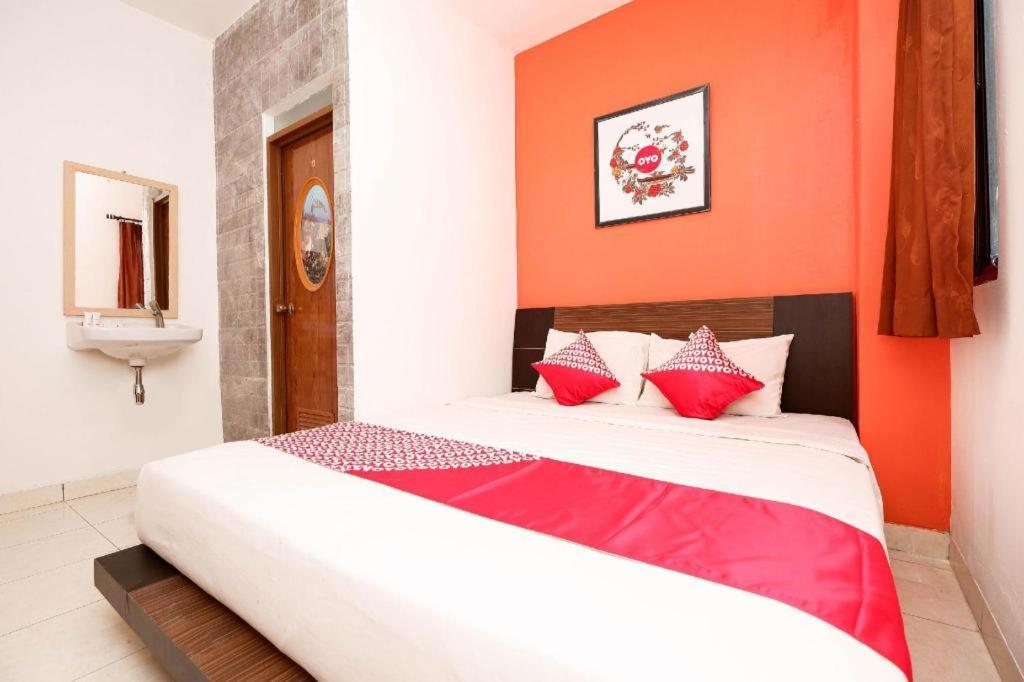Oyo 1251 Residence 8 Semarang Exterior foto