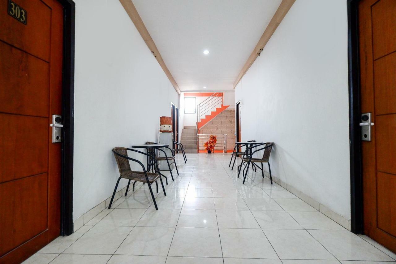 Oyo 1251 Residence 8 Semarang Exterior foto