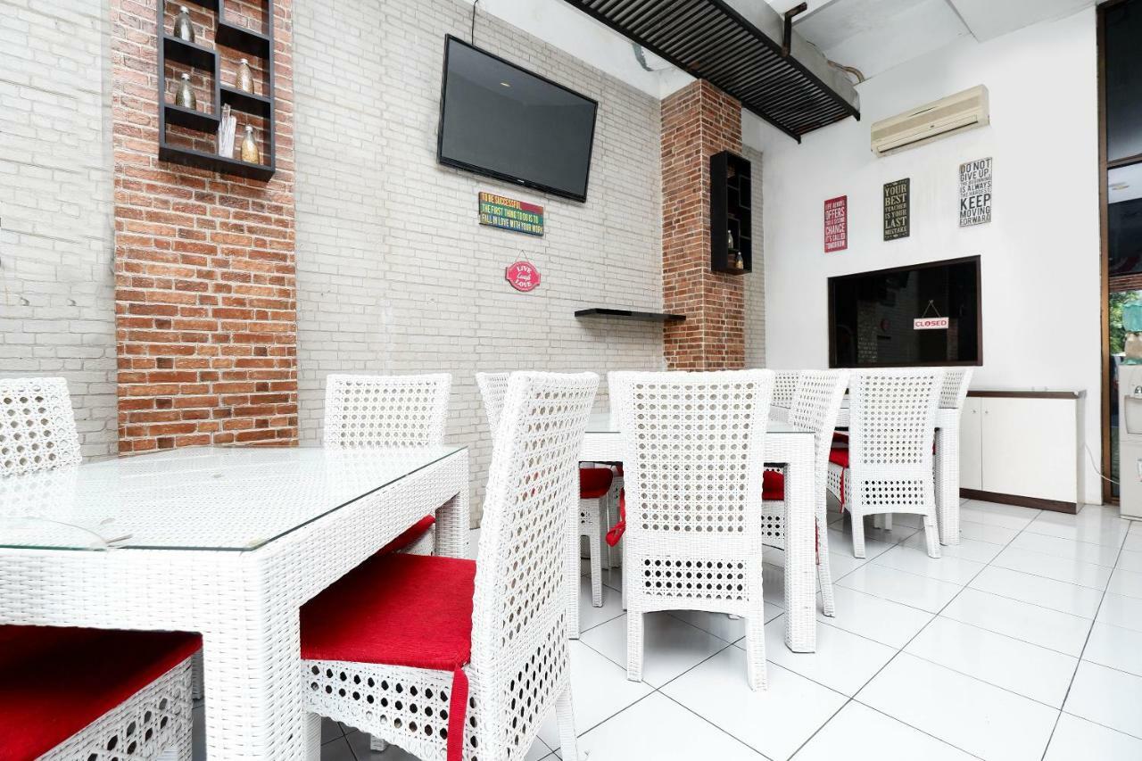 Oyo 1251 Residence 8 Semarang Exterior foto